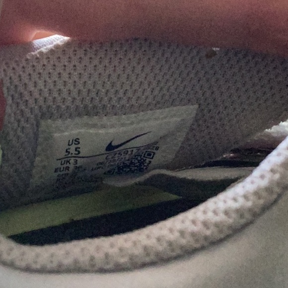 Nike React Woman’s Hyperdiamond 4 Softball Cleats - Picture 7 of 7